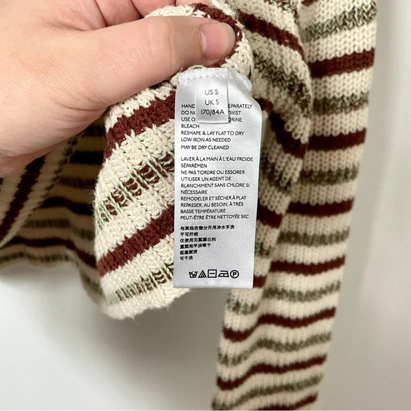 Urban Outfitters Stripped Cropped Turtleneck Sweater - Picture 6 of 8